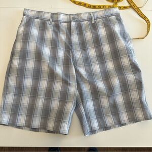 Men’s pro tour cool play golf shorts size 36